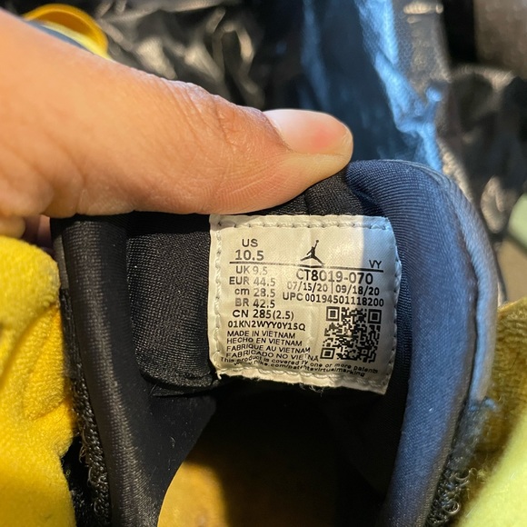 Air Jordan 9 Retro - Picture 4 of 6